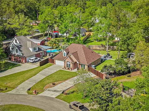 910 Apollo Street New Caney TX 77357