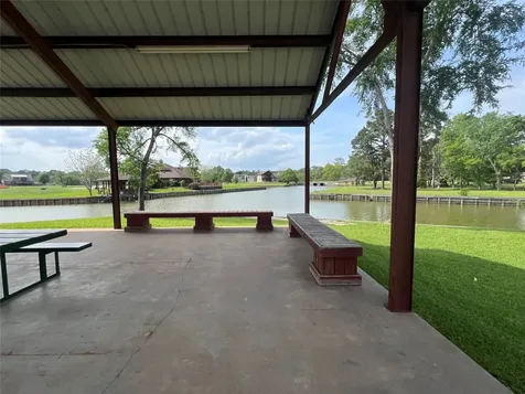 160 Wildwood Lake Drive N Huntsville TX 77340