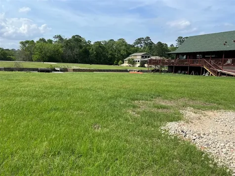 160 Wildwood Lake Drive N Huntsville TX 77340