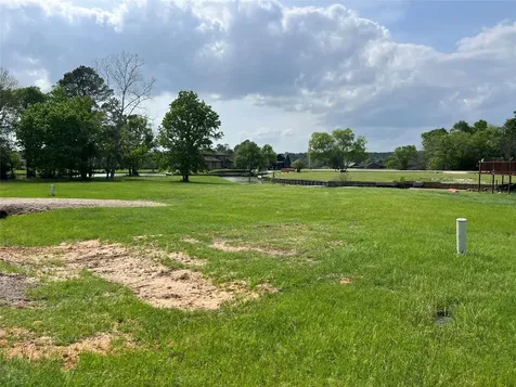 160 Wildwood Lake Drive N Huntsville TX 77340