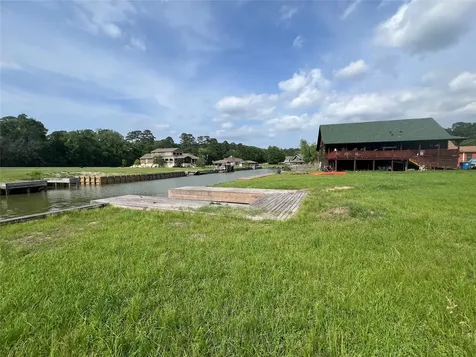160 Wildwood Lake Drive N Huntsville TX 77340