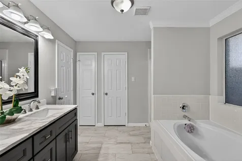 6046 Sandy Creek Drive Baytown TX 77523