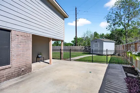 6046 Sandy Creek Drive Baytown TX 77523