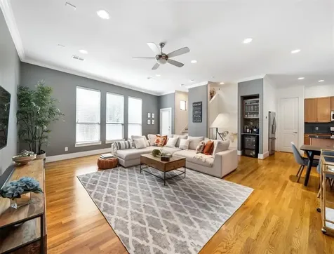 5535 Darling Street Houston TX 77007