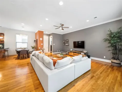 5535 Darling Street Houston TX 77007