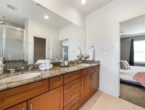 5535 Darling Street Houston TX 77007