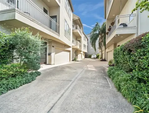 5535 Darling Street Houston TX 77007
