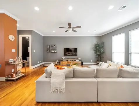 5535 Darling Street Houston TX 77007