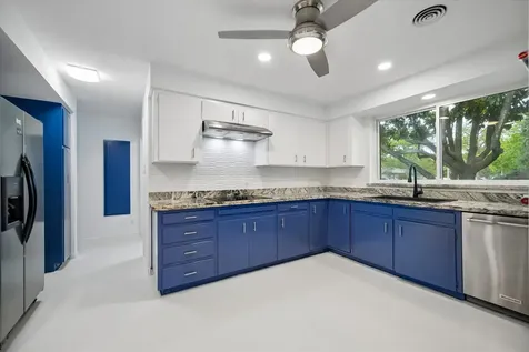 7102 Walkway Street Houston TX 77036