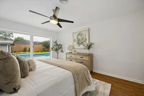 7102 Walkway Street Houston TX 77036