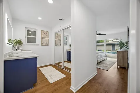 7102 Walkway Street Houston TX 77036