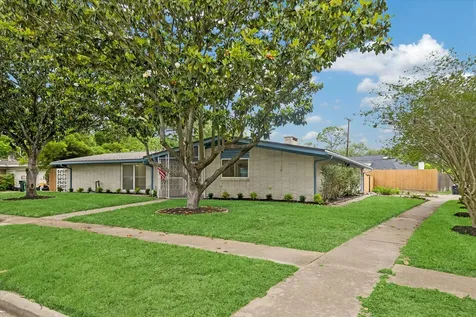 7102 Walkway Street Houston TX 77036