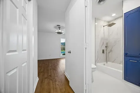 7102 Walkway Street Houston TX 77036
