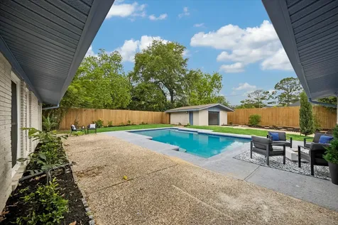 7102 Walkway Street Houston TX 77036