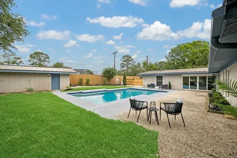 7102 Walkway Street Houston TX 77036