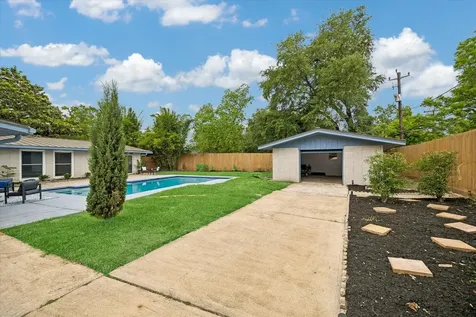 7102 Walkway Street Houston TX 77036