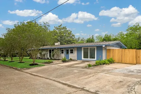 7102 Walkway Street Houston TX 77036