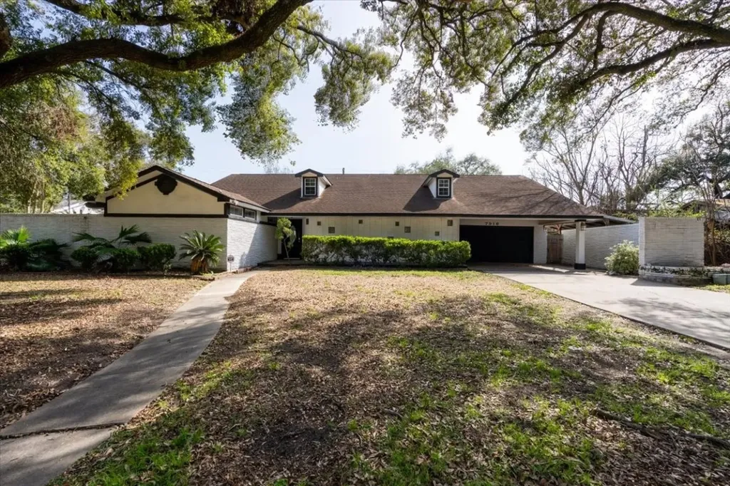 7916 Glenview Drive Houston TX 77061
