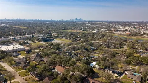 7916 Glenview Drive Houston TX 77061