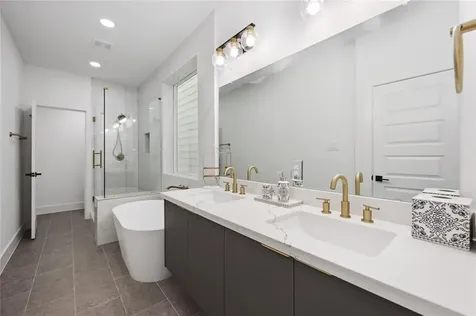 1805 Emir Street D Houston TX 77009