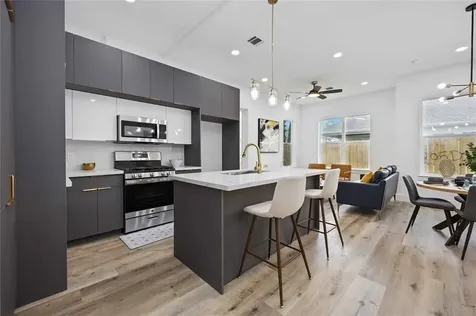 1805 Emir Street D Houston TX 77009