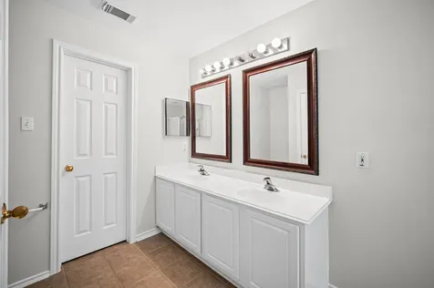35 Ledgestone Place The Woodlands TX 77382