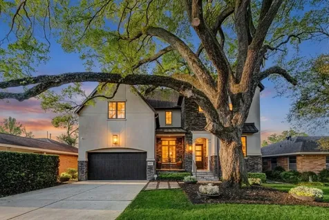 2111 Saxon Drive Houston TX 77018