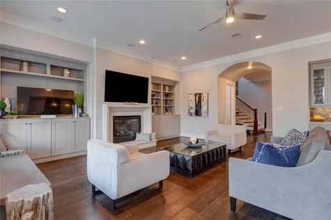 2111 Saxon Drive Houston TX 77018