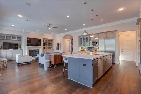 2111 Saxon Drive Houston TX 77018