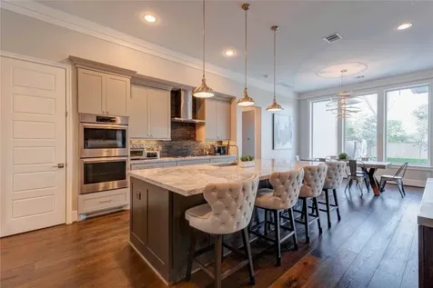 2111 Saxon Drive Houston TX 77018