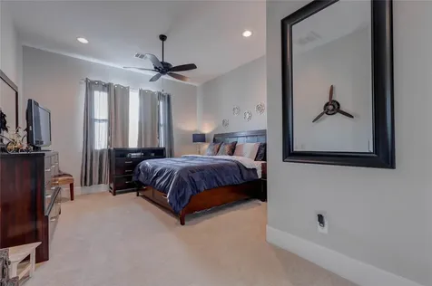 2111 Saxon Drive Houston TX 77018