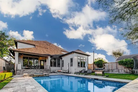 2111 Saxon Drive Houston TX 77018
