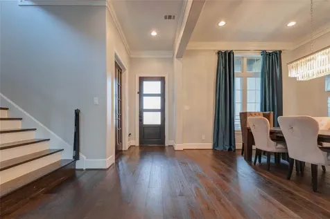 2111 Saxon Drive Houston TX 77018
