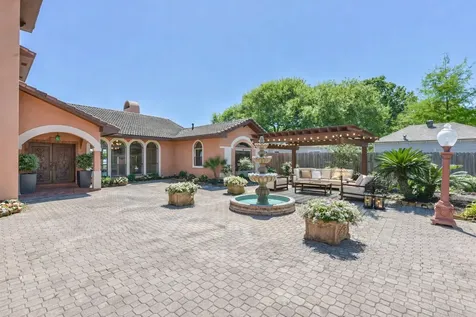 111 Bayridge Road La Porte TX 77571