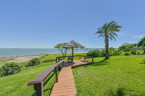 111 Bayridge Road La Porte TX 77571