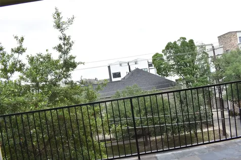 2922 Leeland Street Houston TX 77003