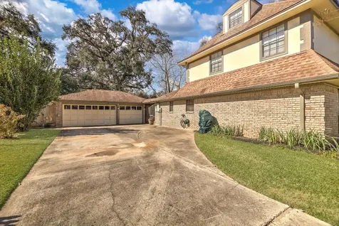 137 Arrowwood Street Lake Jackson TX 77566