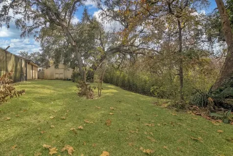 137 Arrowwood Street Lake Jackson TX 77566