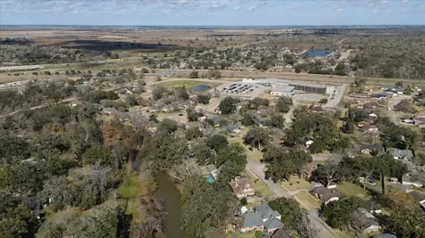 137 Arrowwood Street Lake Jackson TX 77566
