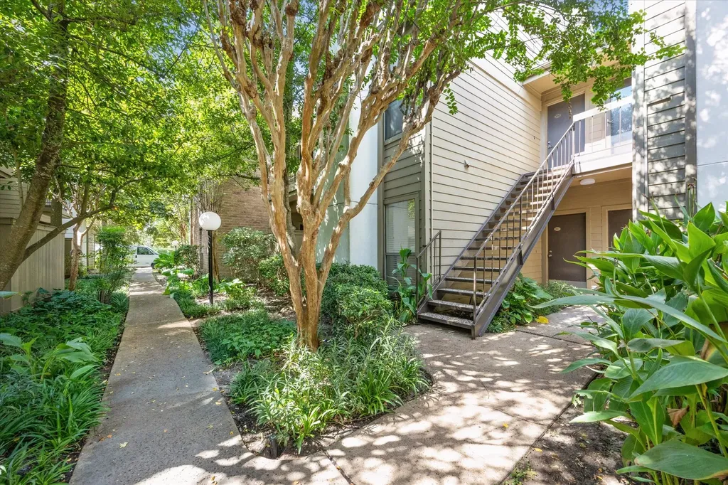 10053 Westpark Drive 307 Houston TX 77042
