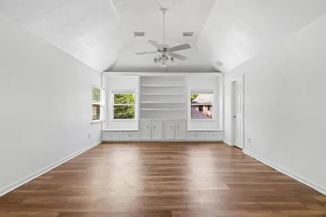 26 E Sterling Pond Circle The Woodlands TX 77382