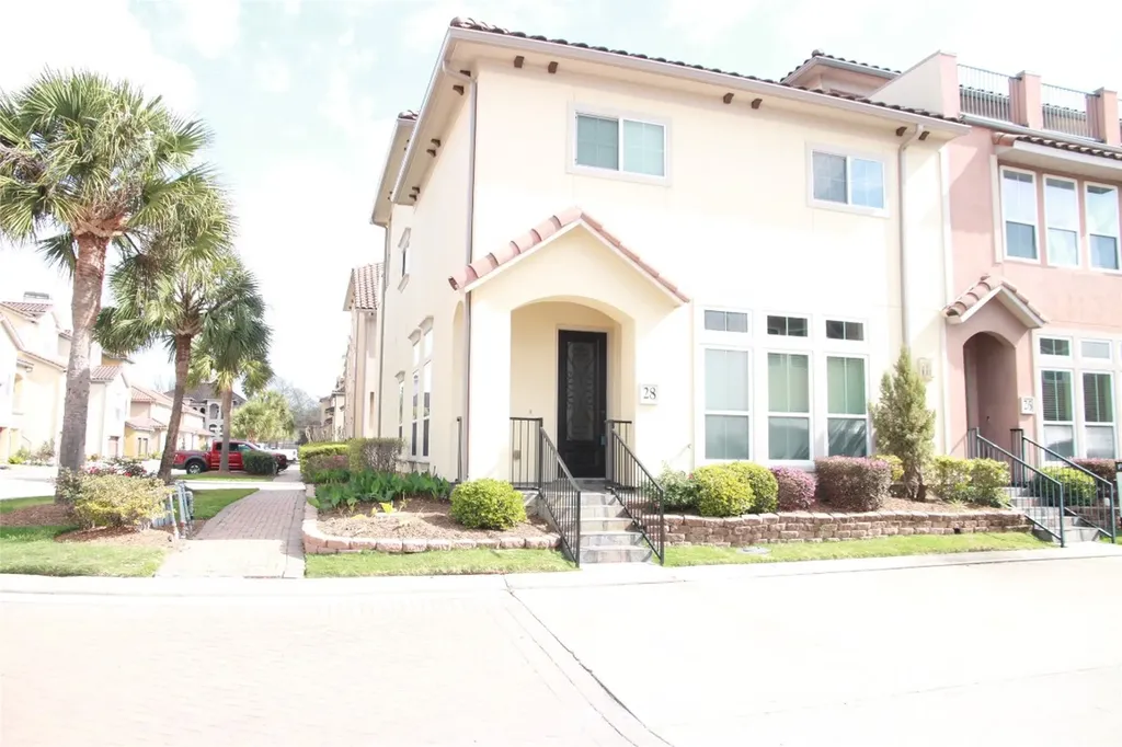 28 W Oaks Drive Houston TX 77058