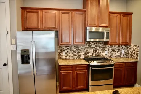 28 W Oaks Drive Houston TX 77058