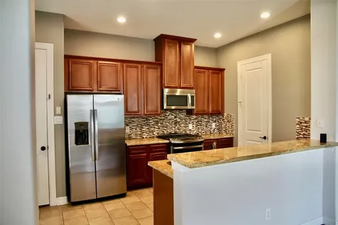 28 W Oaks Drive Houston TX 77058