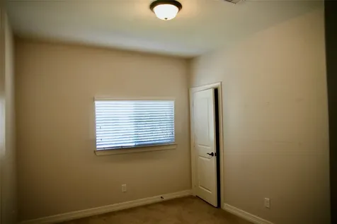 28 W Oaks Drive Houston TX 77058