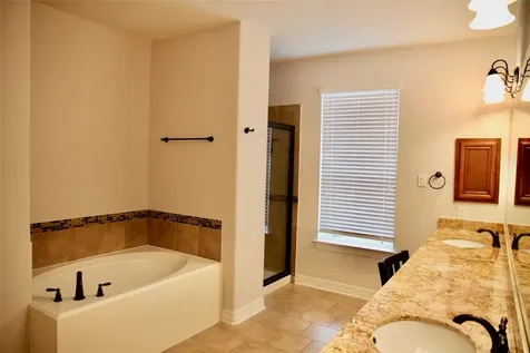 28 W Oaks Drive Houston TX 77058
