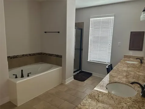28 W Oaks Drive Houston TX 77058