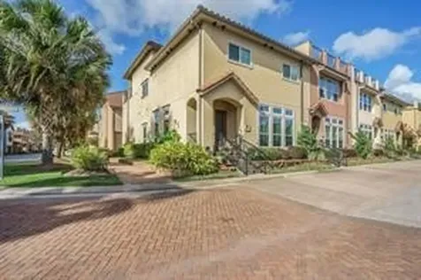28 W Oaks Drive Houston TX 77058