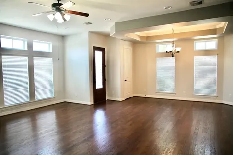 28 W Oaks Drive Houston TX 77058