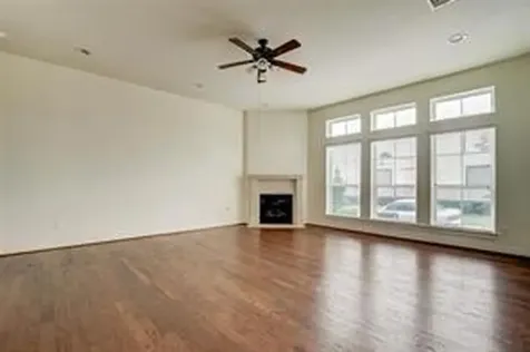 28 W Oaks Drive Houston TX 77058